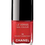 Chanel befeuert den Trend mit drei Lack-Klassikern aus den Achtzigerjahren, die wieder zu haben sind. Hier zu sehen: "Rouge Flamboyant", ca. 24 Euro, limitiert