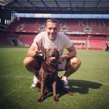 Am Welthundetag schickt Lukas Podolski seinem Hund eine Liebeserklärung auf Instagram.