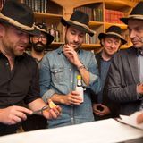 Das Team "Platzhirsche" geht mit Jörg Bernicken (Moët Hennessy), Jens Höllein (Mustang), Jonas Wolf (Geschäftsführer GALA), Alexander Stilcken (Gala) und Thomas Seeger-Helbach (Mäurer & Wirtz) an den Start.  Gemixt werden die Cocktails zum Beispiel mit Tanqueray no. Ten und Johnnie Walker Gold Label Reserve.