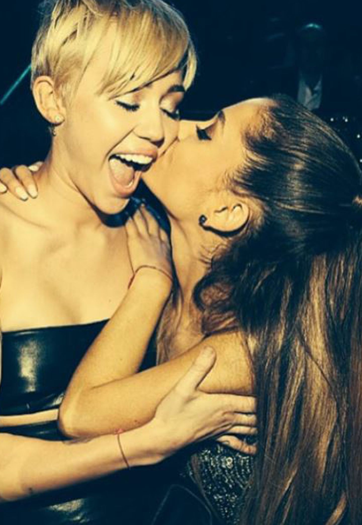 Wie auch Miley Cyrus nutzt Ariana Grande eine Kinder-Serie als Sprungbrett für ihre Karriere.