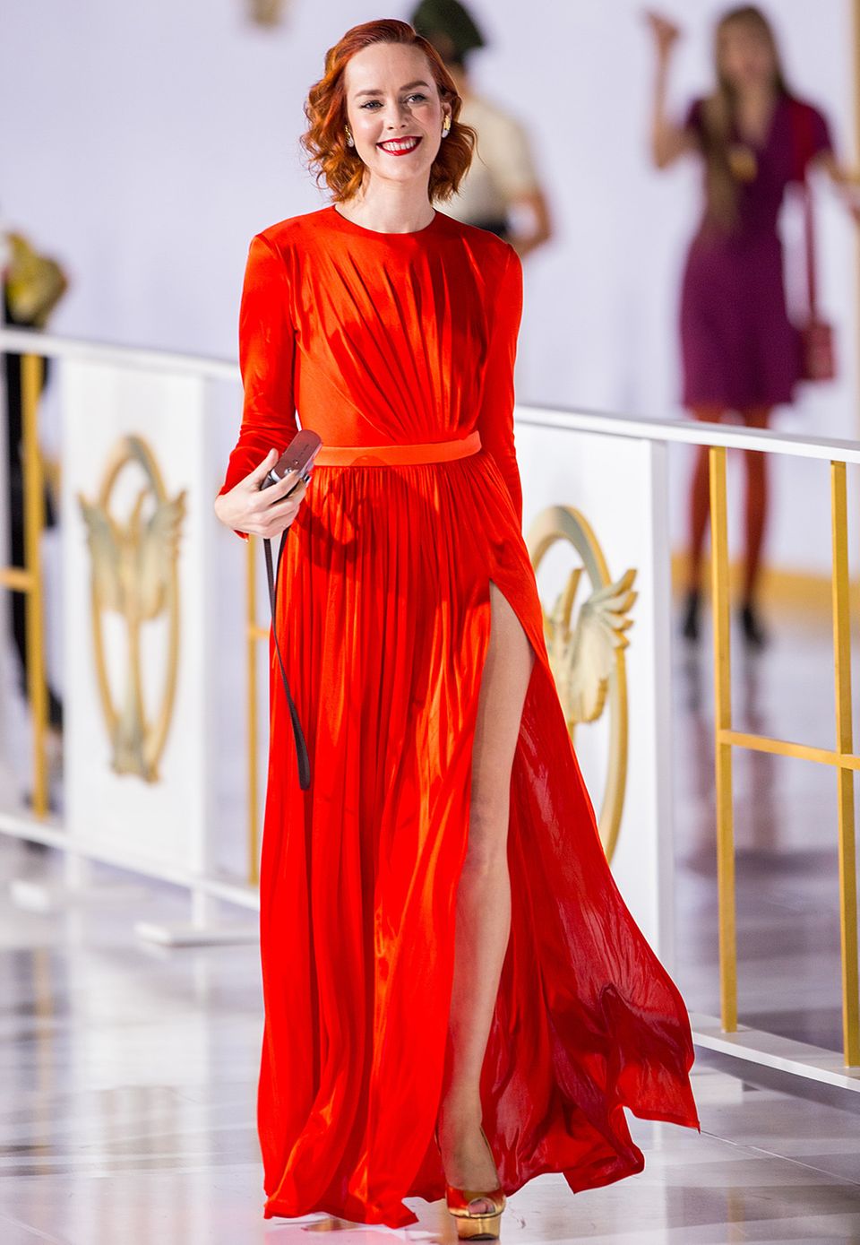 Jena Malone leuchtete bei der Hollywood-Premiere von "The Hunger Games: Mockingjay - Teil 1" im langärmeligen Emanuel-Ungaro-Kleid besonders schön. Jena Malone leuchtete bei der Hollywood-Premiere von "The Hunger Games: Mockingjay - Teil 1" im langärmeligen Emanuel-Ungaro-Kleid besonders schön.