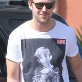 Anstoß des Domino-Shirt-Effekts gibt Ryan Gosling mit diesem Shirt, auf dem Macaulay Culkin als Kinder-Star zu sehen ist. Kurz daraufhin zeigt sich dann Macaulay mit seiner Version des T-Shirts auf Twitter.