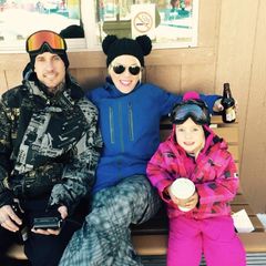 Pink, Ehemann Carey Hart und Tochter Willow verbringen Neujahr im Schnee.