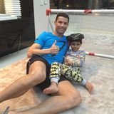 Cristiano Ronaldo und sein kleiner Sohn wünschen "Happy New Year!".