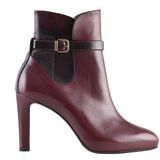Heiße Schnalle: Materialmix-Stiefelette mit dezenter Schnalle, von Guido Maria Kretschmer für Högl, ca. 210 Euro