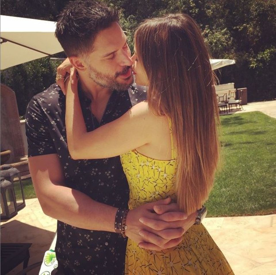 Juni 2015 Sofia Vergara wünscht ihrem Verlobten Joe Manganiello mit diesem süßen Foto alles Gute zum Einjährigen. Juni 2015 Sofia Vergara wünscht ihrem Verlobten Joe Manganiello mit diesem süßen Foto alles Gute zum Einjährigen.