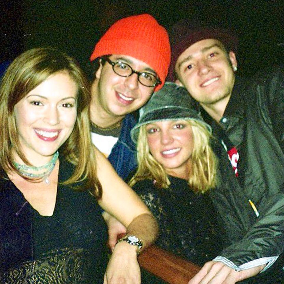 August 2015 Alyssa Milano erinnert am "Throwback Thursday" daran, dass Britney Spears und Justin Timberlake ja mal zusammen waren. Und die ehemalige "Charmed"-Darstellerin scheint eine gute Freundin der beiden gewesen zu sein. "#TBT Justin, Britney, Alaa und ich!", schreibt sie zu dem Bild. August 2015 Alyssa Milano erinnert am "Throwback Thursday" daran, dass Britney Spears und Justin Timberlake ja mal zusammen waren. Und die ehemalige "Charmed"-Darstellerin scheint eine gute Freundin der beiden gewesen zu sein. "#TBT Justin, Britney, Alaa und ich!", schreibt sie zu dem Bild.