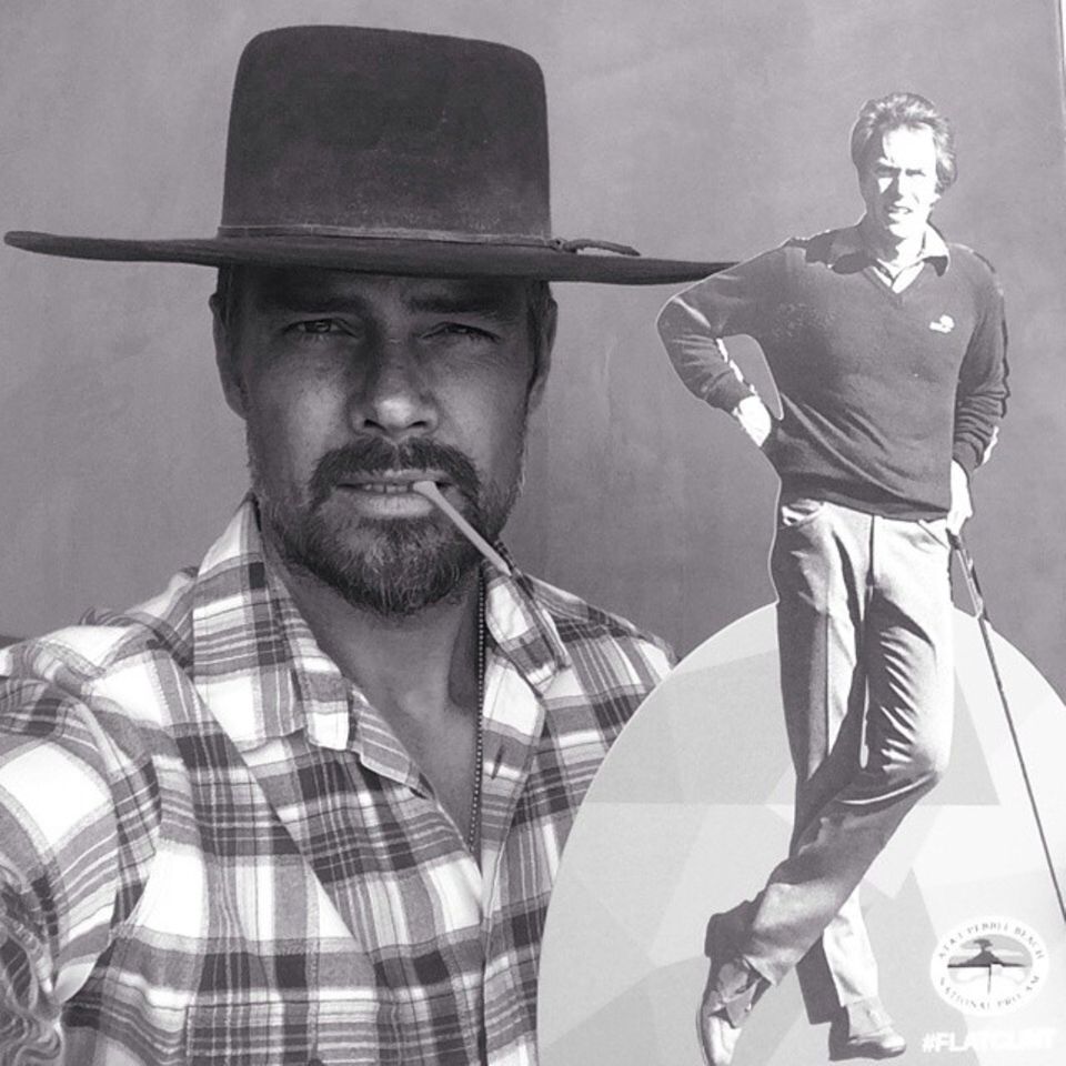 Januar 2015 Josh Duhamel eifert seinem Idol Clint Eastwood nach. Mit Cowboyhut und Karohemd sieht er sehr sexy aus. Januar 2015 Josh Duhamel eifert seinem Idol Clint Eastwood nach. Mit Cowboyhut und Karohemd sieht er sehr sexy aus.