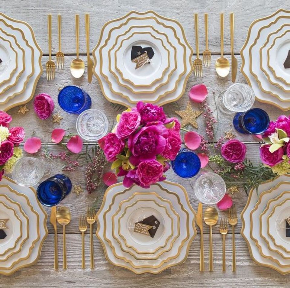 Juni 2015 Ashlee Simpson feiert ihre Babyshower. Schwester Jessica Simpson hält die gedeckte Tafel auf einem Foto fest. Juni 2015 Ashlee Simpson feiert ihre Babyshower. Schwester Jessica Simpson hält die gedeckte Tafel auf einem Foto fest.