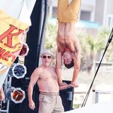 28. April 2015: Volle Action! Oberkörperfrei drehen Zac Efron und Robert De Niro den Film "Dirty Grandpa".