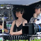 15. Juni 2015: Lucy Liu führt selbst Regie bei einer Folge der TV-Show "Graceland" in Florida.