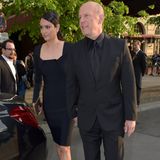 9. Mai 2015: Diesmal steht seine Frau im Mittelpunkt: Bruce Willis begleitet Emma Heming-Willis in Berlin zu einem Beauty-Event. Hier kommt das Paar gerade aus dem Hotel "Adlon".