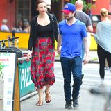 16. Juni 2015: Daniel Radcliffe und seine Freundin Erin Darke treffen sich zum Mittagessen in New York und schlendern danach verliebt durch die Straßen des West Villages.