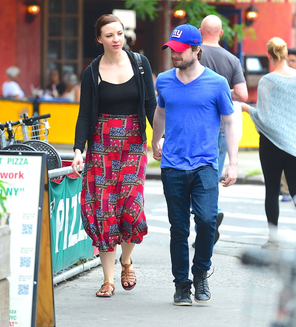 16. Juni 2015: Daniel Radcliffe und seine Freundin Erin Darke treffen sich zum Mittagessen in New York und schlendern danach verliebt durch die Straßen des West Villages.