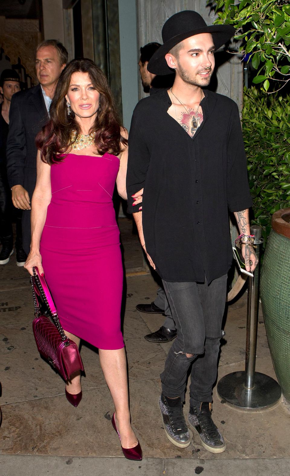 21. Juli 2015: Bill Kaulitz ist Arm in Arm mit TV-Sternchen Lisa Vanderpump in West Hollywood unterwegs.