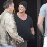 10. August 2015: Til Schweiger gönnt sich während der Dreharbeiten zur einer neuen Folge "Tatort" ein Päuschen vor dem Hotel De Rome in Berlin.