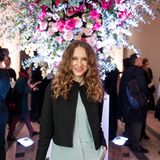 Chiara Schoras besucht ebenfalls die Show von Dorothee Schumacher.