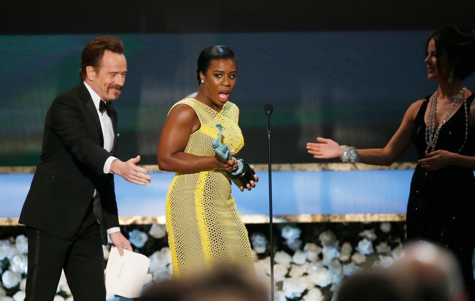Uzo Aduba bekommt den Preis für ihre Darstellung in der Serie "Orange Is The New Black". Uzo Aduba bekommt den Preis für ihre Darstellung in der Serie "Orange Is The New Black".