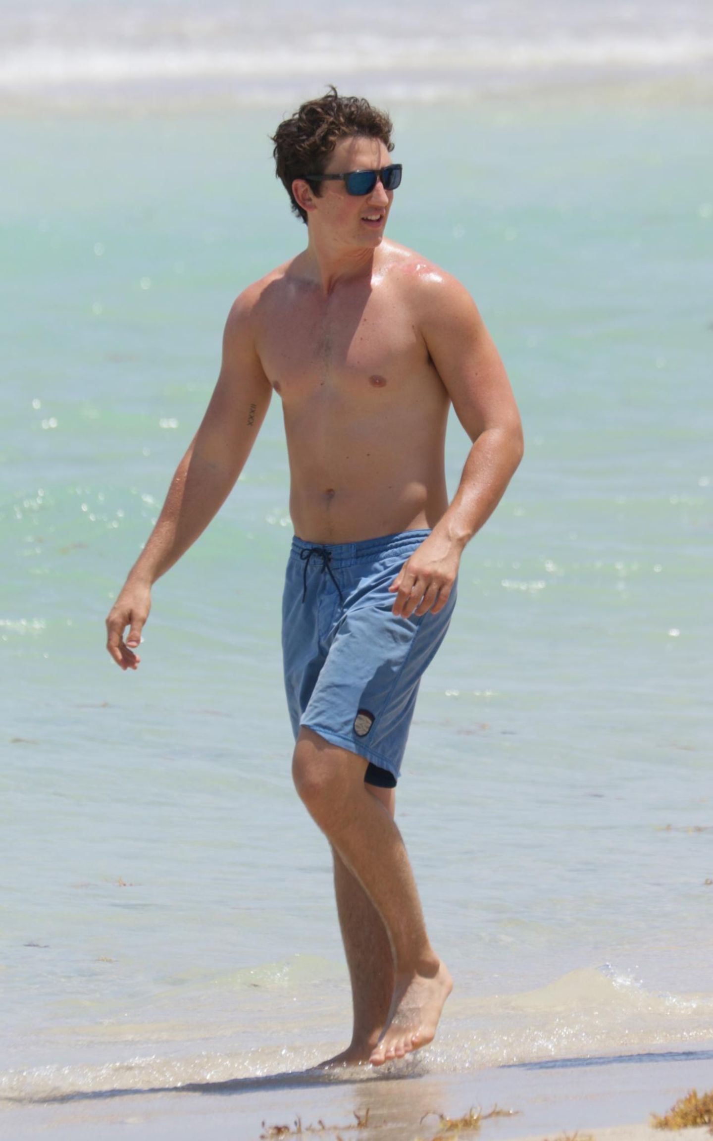 Spätestens mit Filmen wie "Divergent" und "Insurgent" hat es Miles Teller in die A-Riege von Hollywood geschafft. Am Strand von Miami sonnt er seine ansehnlichen 1,83 Meter.
