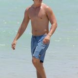 Spätestens mit Filmen wie "Divergent" und "Insurgent" hat es Miles Teller in die A-Riege von Hollywood geschafft. Am Strand von Miami sonnt er seine ansehnlichen 1,83 Meter.