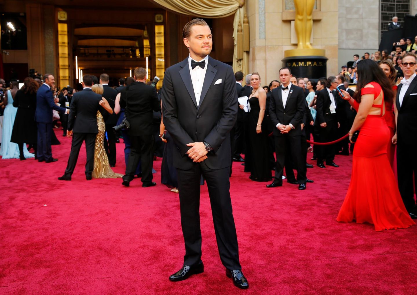 Leonardo DiCaprio - 5 Nominierungen  Fünf Mal war Leonardo DiCaprio schon nominiert. 2014 steht der Schauspieler noch voller Hoffnung, endlich den Goldjungen für seine Leistungen im Film "The Wolf of Wall Street" abräumen zu können, auf dem roten Teppich. Leider geht er auch bei seiner fünften Nominierung leer aus.