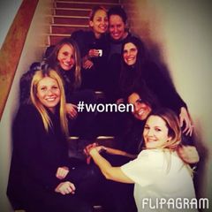 Gwyneth Paltrow postet ein Foto von einer "Clinton Foundation"-Veranstaltung, mit dabei sind auch Drew Barrymore, Cameron Diaz, Nicole Richie und Lake Bell.