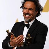 "Birdman" ist der Abräumer des Abends und Regisseur Alejandro Inarritu sichtlich glücklich. Der Film gewann in den Kategorien "bester Film", "beste Regie", "beste Kamera" und "bestes Originaldrehbuch".
