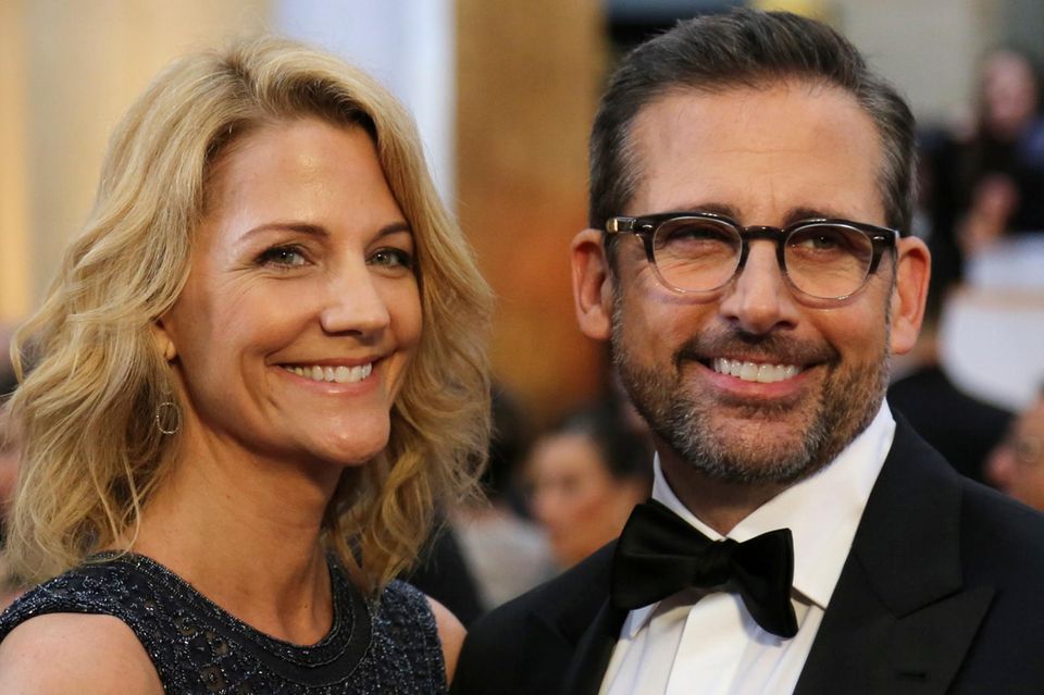 Steve Carell kommt mit Ehefrau Nancy und möchte auch gerne einen Oscar mit nach Hause nehmen. Steve Carell kommt mit Ehefrau Nancy und möchte auch gerne einen Oscar mit nach Hause nehmen.