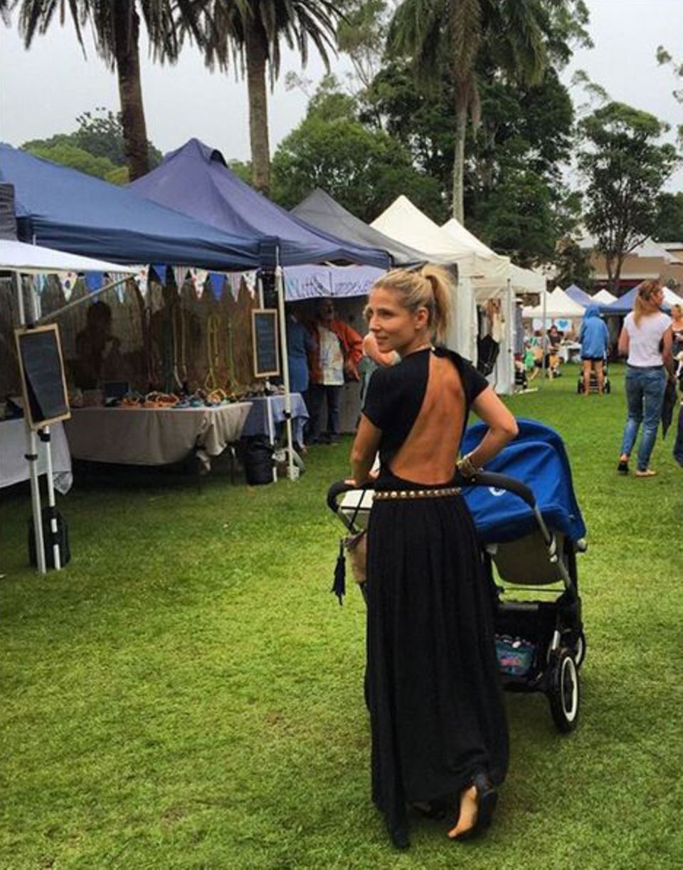 13. Dezember Mit ihrem jüngsten Spross Sasha schlendert Elsa Pataky über den Markt in Bangalow und freut sich darüber, wieder in Australien zu sein. 13. Dezember Mit ihrem jüngsten Spross Sasha schlendert Elsa Pataky über den Markt in Bangalow und freut sich darüber, wieder in Australien zu sein.