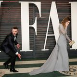 Justin Timberlake muss aufpassen, dass er nicht auf das Kleid seiner Liebsten Jessica Biel tritt.