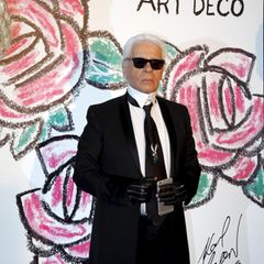 Karl Lagerfeld ist auch diesmal wieder für das Design des Rosenballs zuständig. Er schmückt ihn ganz im Stil des Art déco.