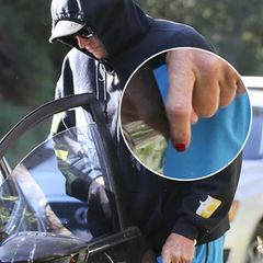 April 2015  Auf aktuellen Bildern trägt Bruce Jenner die Nägel rot lackiert.