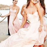 Brautjungfer Alessandra Ambrosio feiert ausgelassen auf der Hochzeitsparty ihrer guten Freundin Model Ana Beatriz Barros auf Mykonos