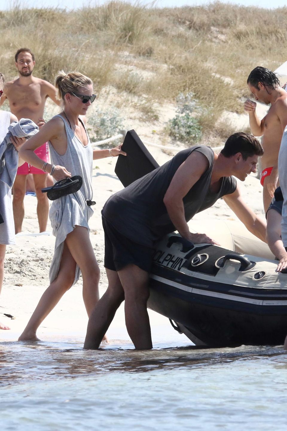 Mario Gomez urlaubt mit seiner Freundin auf Formentera Carina Wanzung