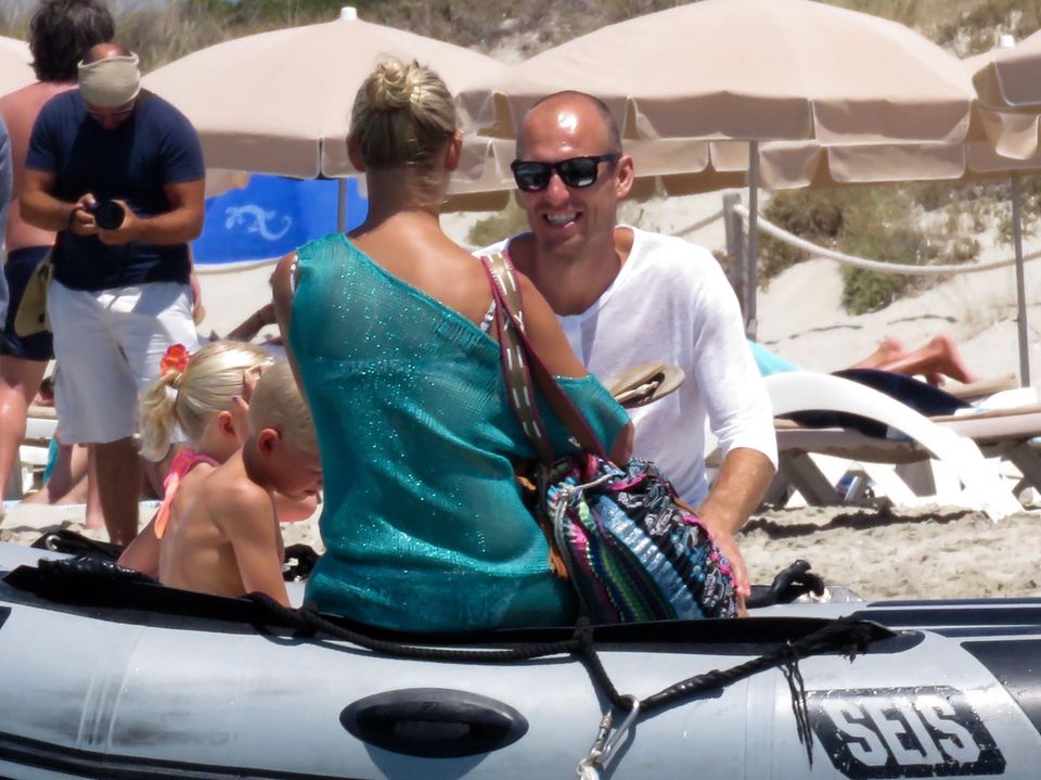 Arjen Robben erholt sich mit seiner Familie auf Formentera.