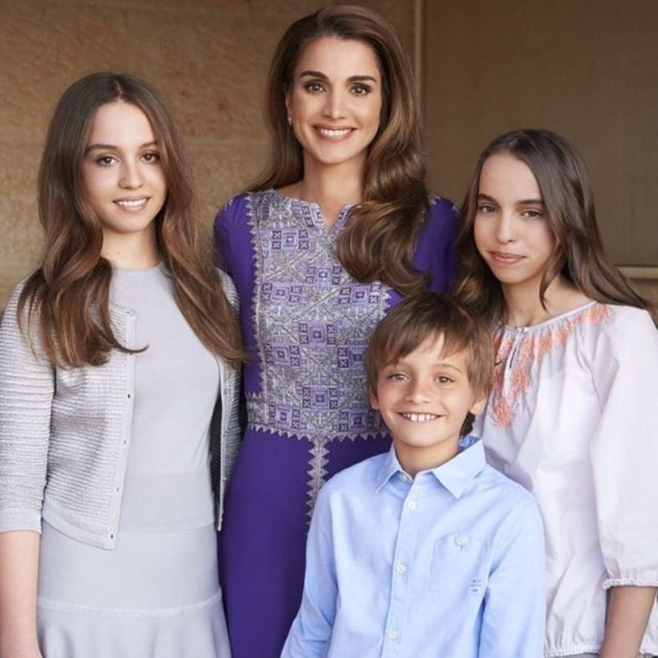 Принцесса иордании фото. Принцесса Иордании Рания. Королевская семья Иордании Рания. Принцесса Иман Рания. Рания Королева Иордании с детьми.