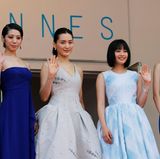 Die japanischen Schauspielerinnen Kaho, Haruka Ayase, Suzu Hirose und Masami Nagasawa stellen ihren Film "Our Little Sister" an der Côte d'Azur vor.