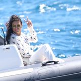 Für Michelle Rodriguez geht es auf dem Boot an der Croisette entlang.