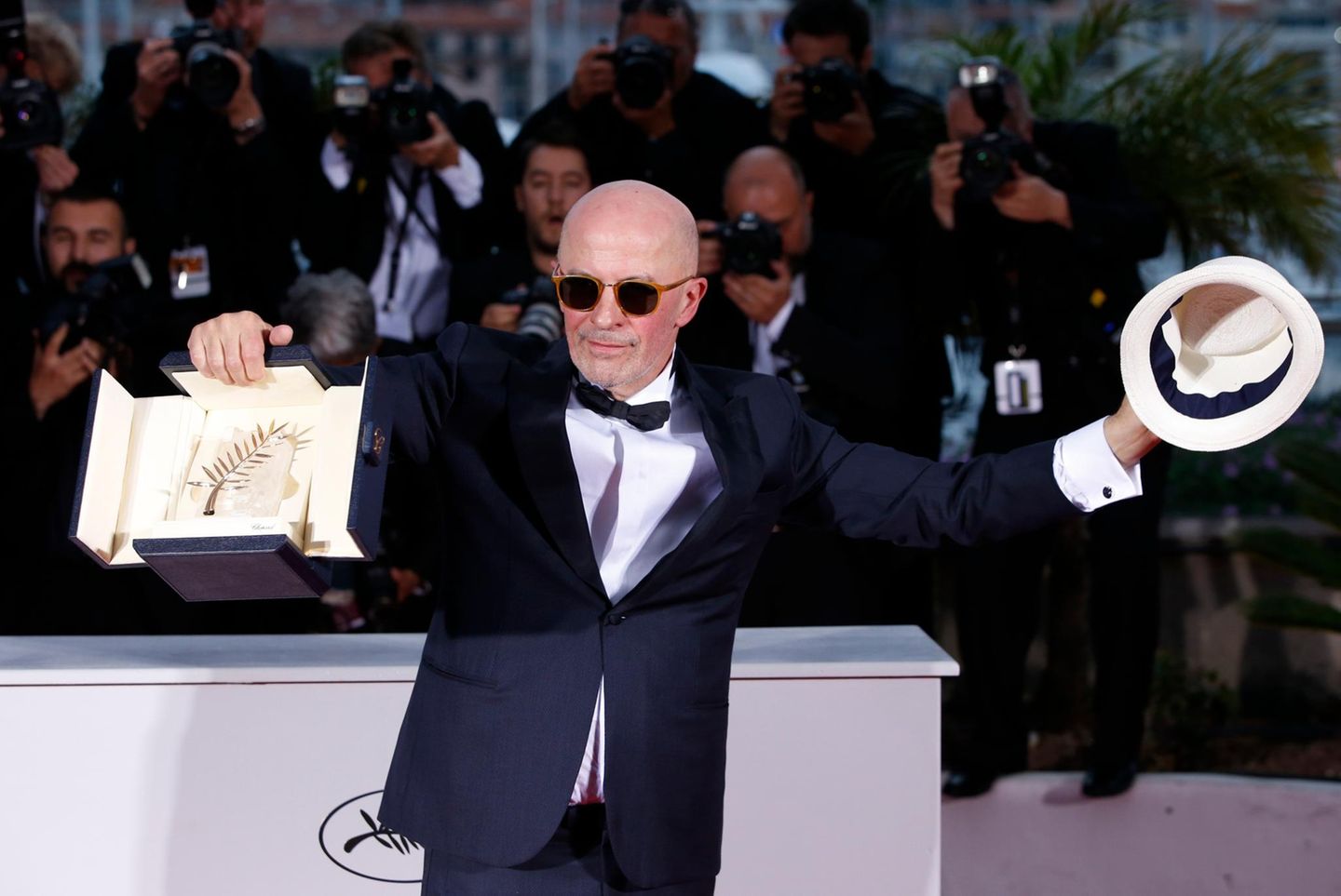 Regisseur Jacques Audiard freut sich über seine Auszeichnung für den Film "Dheepan".