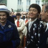1978  13 Jahre später trifft Queen Elizabeth in Berlin Bundeskanzler Helmut Schmidt und seine Ehefrau Loki.