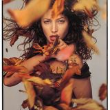 Oktober 1995: Christy Turlington fotografiert von Richard Avedon