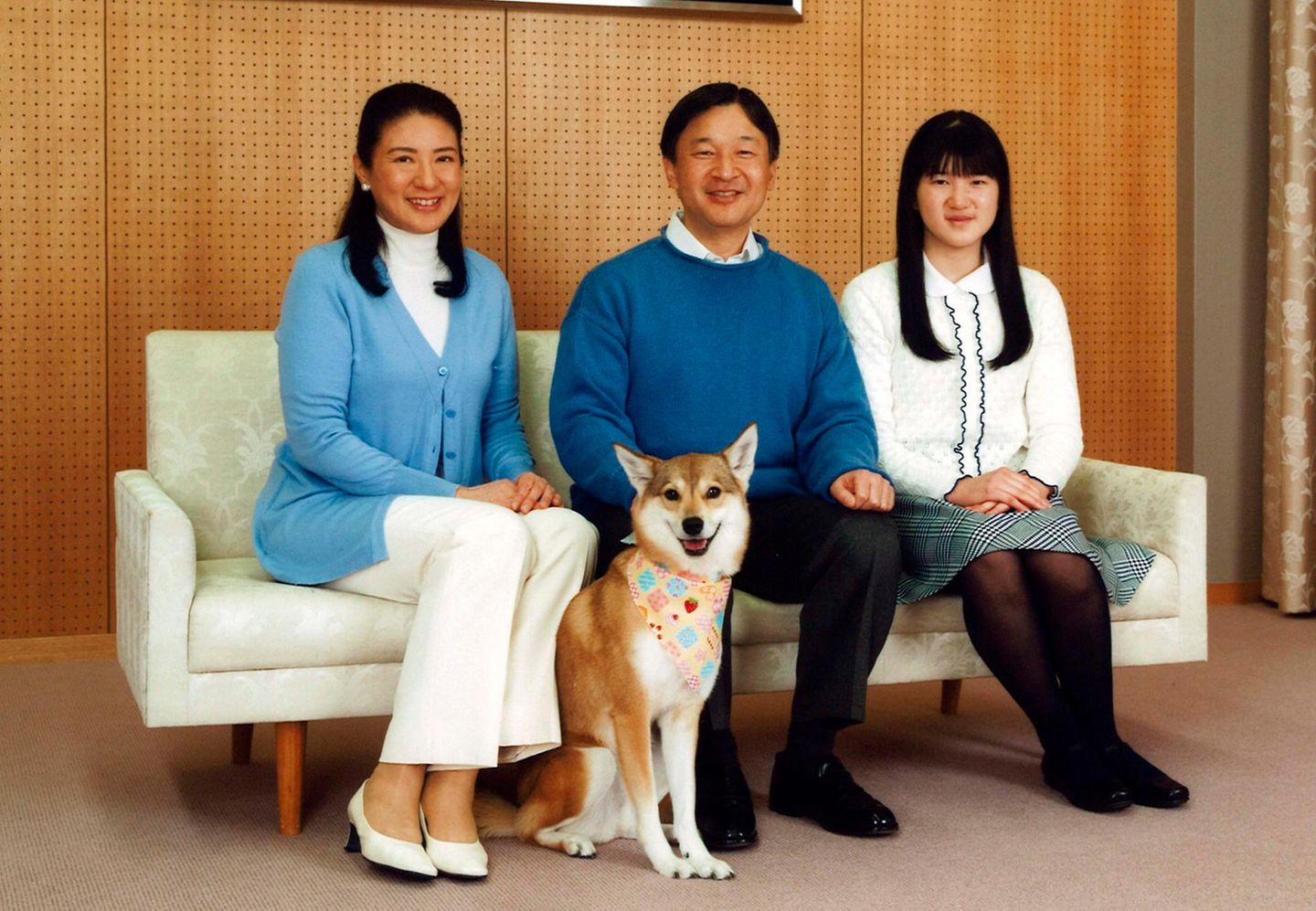 Auf jedem Geburtstagsfoto ist Yuri mit dabei, so wie im Februar 2015, als Prinz Naruhito 55 wird.