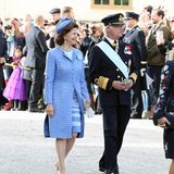 Königin Silvia und König Carl Gustaf begrüßen das Volk, das mit ihrem Prinzen feiern will.