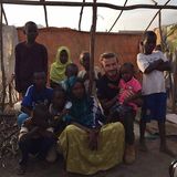 Dschibuti, Afrika  In dem kleinen Land in Ostafrika besucht der Kicker ein Flüchtlingscamp, das von der UNICEF unterstützt wird.