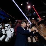 Andy Serkis ist als "Supreme Leader Snoke" einer der Bösewichte in "Star Wars 7". Die Fans reißen sich um Selfies mit ihm.