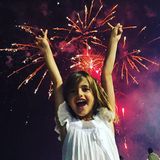 Topmodel Alessandra Ambrosio wünscht mit einem Bild ihrer Tochter Anja ein frohes neues Jahr.