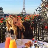 Wir beneiden Chiara Ferragni für ihr hübsches Frühstücksplätzchen mit toller Aussicht über Paris.