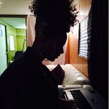 Alicia Keys vor ihrem Auftritt in New York: In gedämpftem Licht geht die Sängerin noch einmal in sich und spielt die Hits auf ihrem Keyboard.
