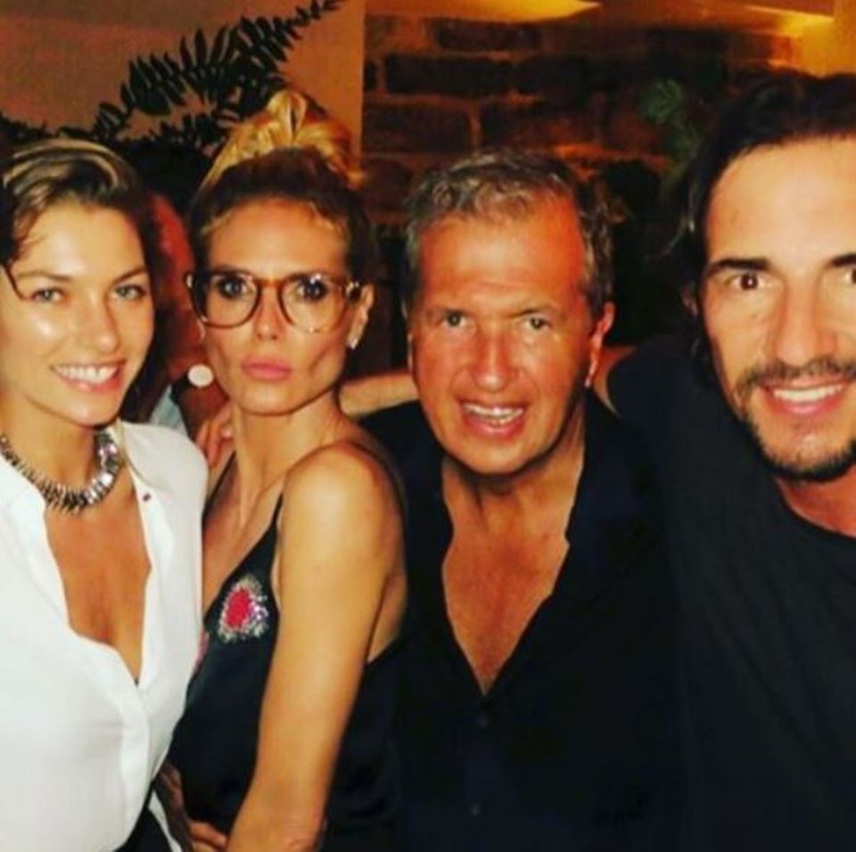 Januar 2016 Heidi Klum feiert mit Modelkollegin Jessica Hart, Starfotograf Mario Testino und "GNTM"-Jurykollege Thomas Hayo in Australien. Januar 2016 Heidi Klum feiert mit Modelkollegin Jessica Hart, Starfotograf Mario Testino und "GNTM"-Jurykollege Thomas Hayo in Australien.