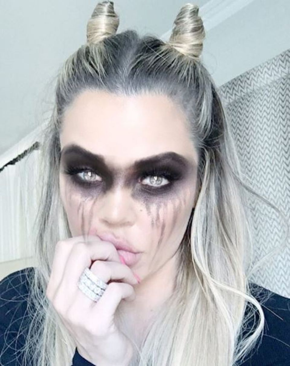 Warum Khloe Kardashian sich ausgerechnet mit diesem Foto bei ihren über 50 Millionen Followern bedankt, wird nicht ganz klar, aber es sorgt für Aufmersamkeit.